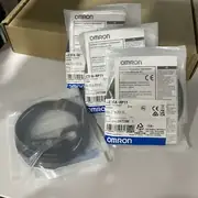 Omron E3FA-RP11 2M Retro-Reflective Photoelectric Sensor 3m NPN 2m Cable — detail view