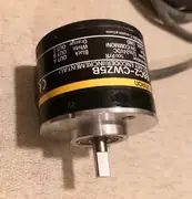 Omron E6C2-CWZ5B 500P-R 2M Rotary Encoder 500P/R DC5-24V Voltage Output 2m Cable — front view