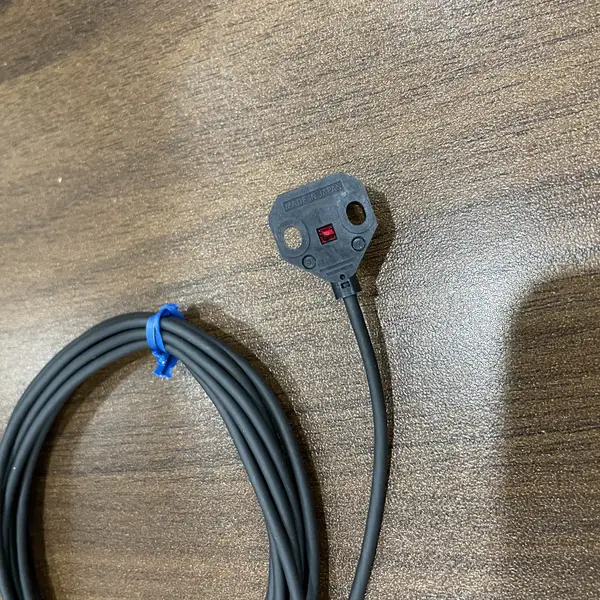 Omron EE-SX871 Micro Photoelectric Sensor NPN Compact — front view