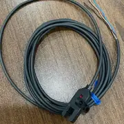Omron EE-SX872 2M Micro Photoelectric Sensor NPN 2m Cable — installation view