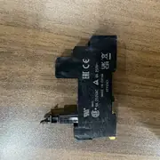 Omron P2RFZ-08-E Push-in Terminal Socket 8-Pin — installation view