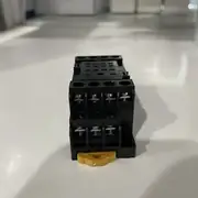 Omron PYFZ-14-E Relay Socket Terminal Base — side view