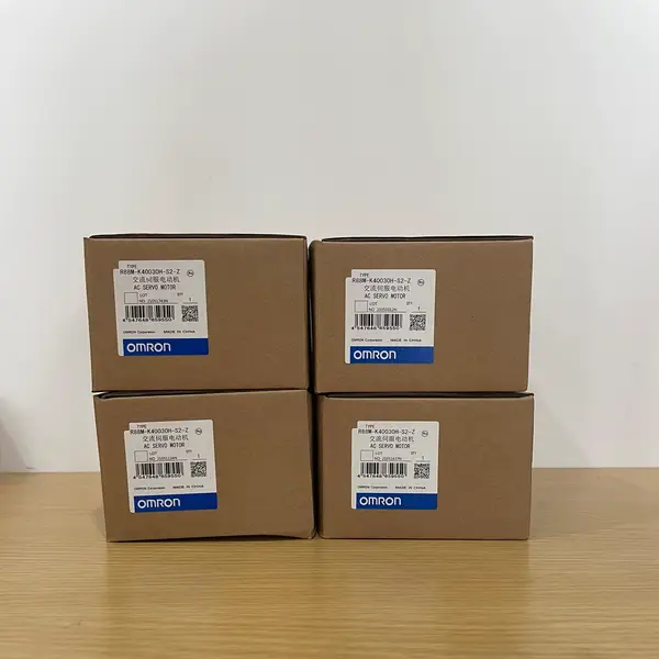 Omron R88M-K40030H-S2-Z 400W AC Servo Motor 3000 RPM IP65 Encoder — front view